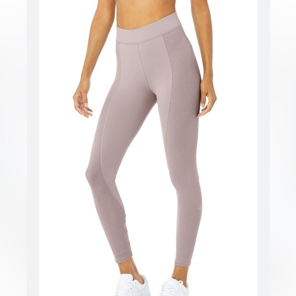 ALO Yoga Pants - Alo 7/8 Leggings Lavender​​​​​​​​​